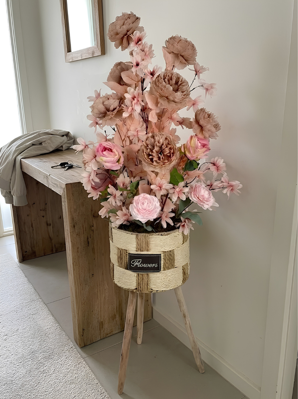 Rêve Poudré –  Cache-pot Doum sur Pieds Bois 122 cm
